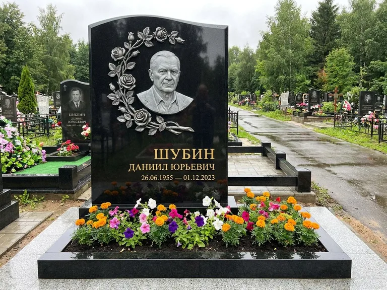 Памятник с барельефом — выполненная работа 34 в Уфе