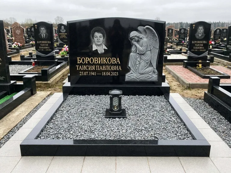 Памятник с барельефом — выполненная работа 38 в Уфе