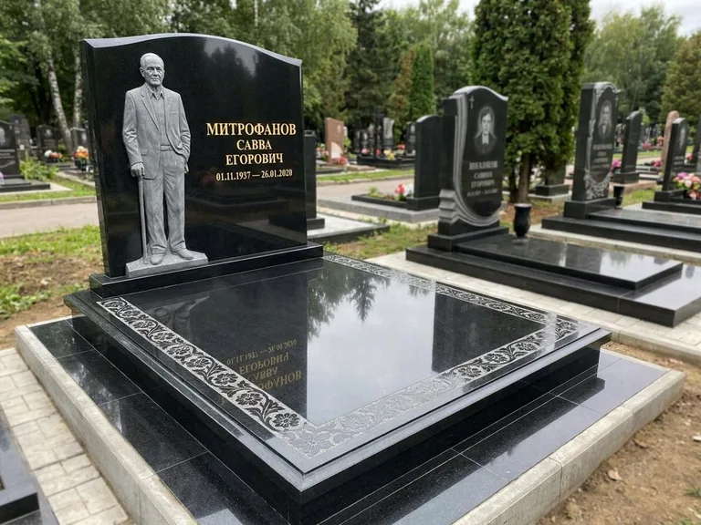Памятник с барельефом — выполненная работа 48 в Уфе