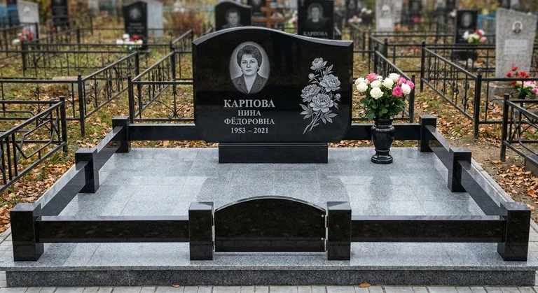 Памятник с гравировкой пионов — выполненная работа «Карпова» в Уфе