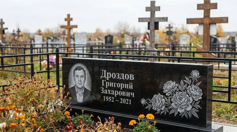 Памятник с гравировкой пионов — выполненная работа «Дроздов» в Уфе