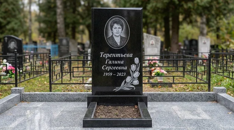 Памятник с гравировкой тюльпанов — выполненная работа «Терентьева» в Уфе