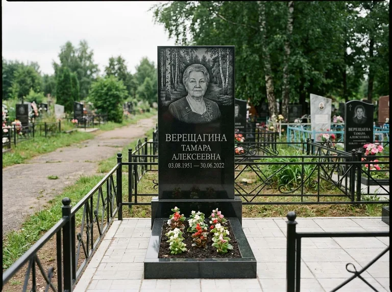 Памятник с гравировкой берёзы — гравировка берёзовой рощи в глубину, работа «Верещагина» в Уфе