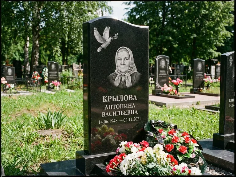 Памятник с гравировкой голубей — гравировка голубей, работа «Крылова» в Уфе