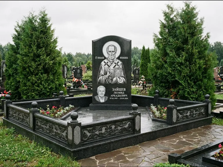 Памятник с гравировкой иконы: стела с гранитным столиком и скамьёй — Архангел Михаил на стеле, семейный участок с плиткой, работа «Верещагина» в Уфе