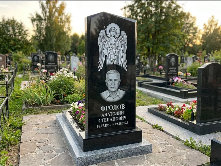 Памятник с гравировкой иконы — Владимирская икона Божией Матери с Младенцем, работа «Мельникова» в Уфе