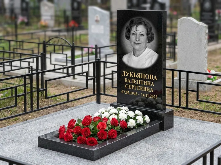 Портрет на памятнике в Уфе — Ч/б портрет → гравировка на стандартном комплексе