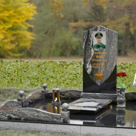 Комбинированный вертикальный памятник для одного - П194
